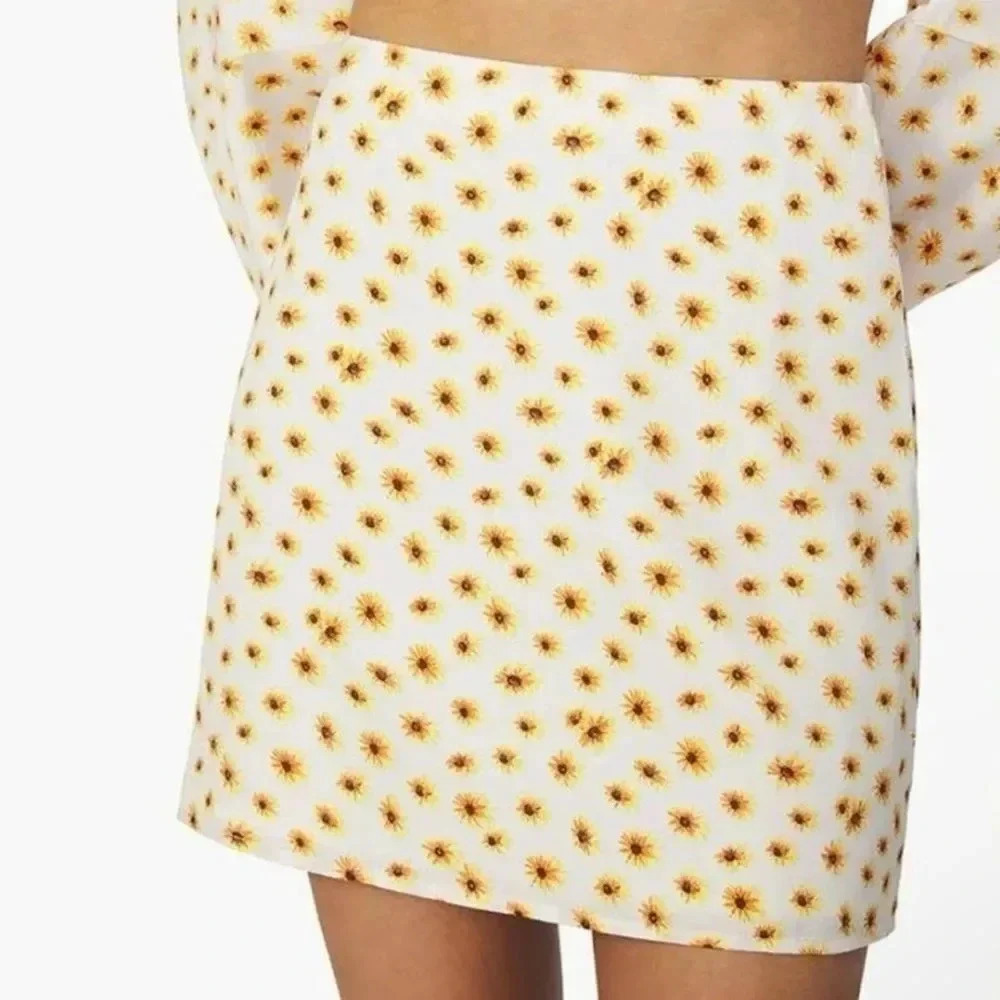 NWT Revolve WeWoreWhat Floral Mini Slip Skirt Size L Cream Yellow Daisy